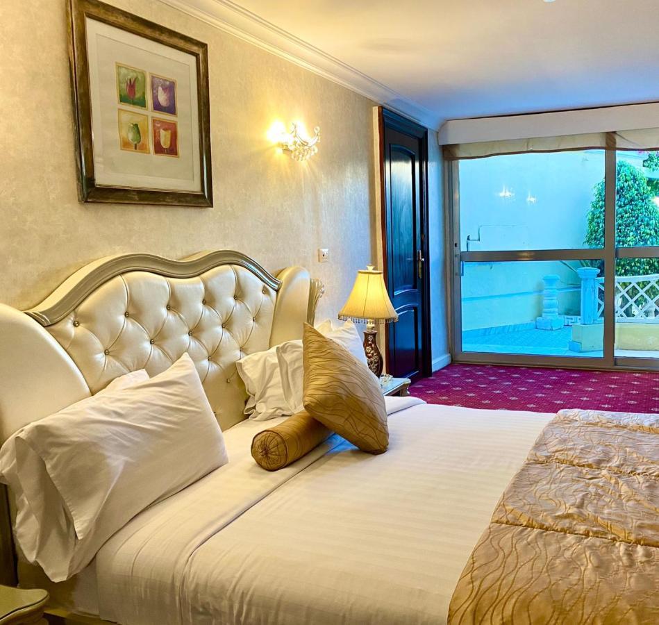 Paradise 4*