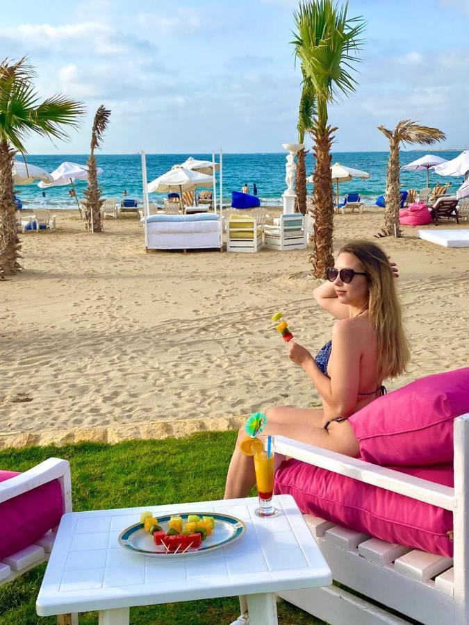 Paradise 4*