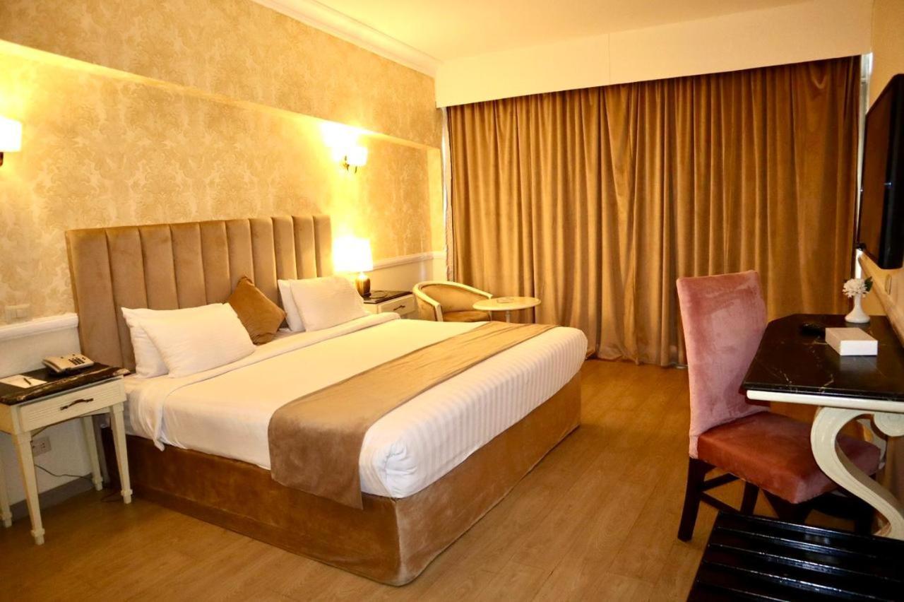 Paradise 4* Alessandria