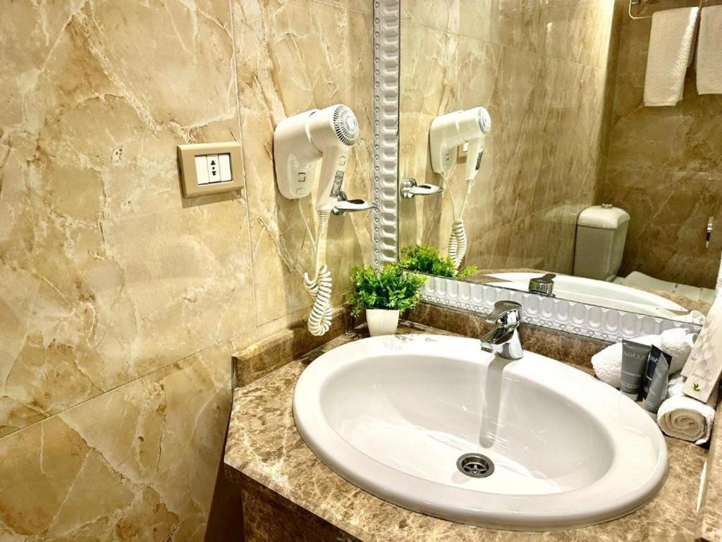 Paradise 4* Alessandria