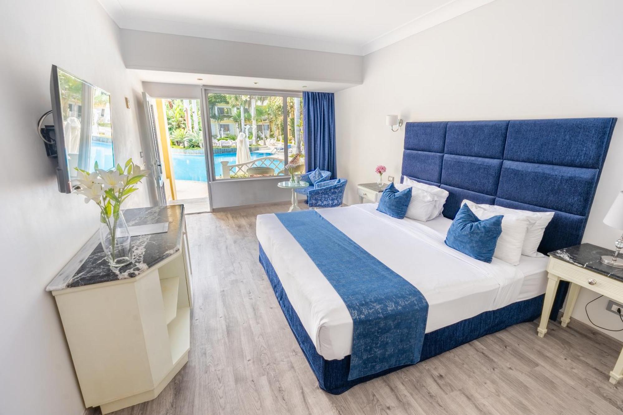 Paradise 4*